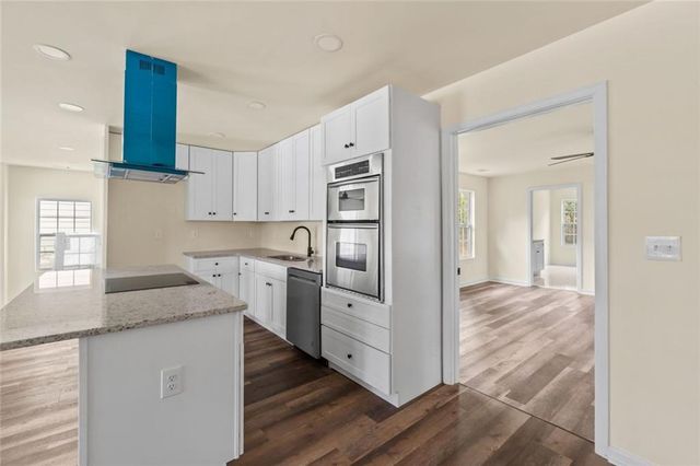 188 Oak SE Drive, Atlanta, GA 30354