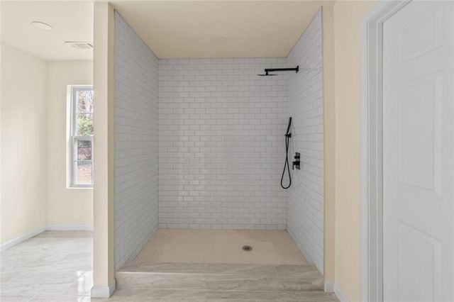 188 Oak SE Drive, Atlanta, GA 30354