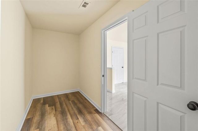 188 Oak SE Drive, Atlanta, GA 30354