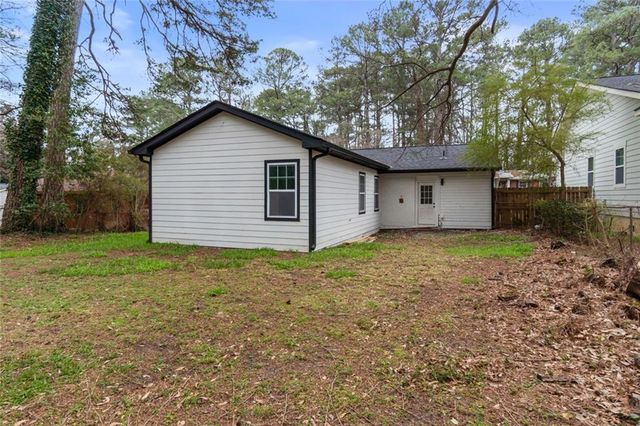 188 Oak SE Drive, Atlanta, GA 30354