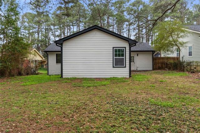 188 Oak SE Drive, Atlanta, GA 30354