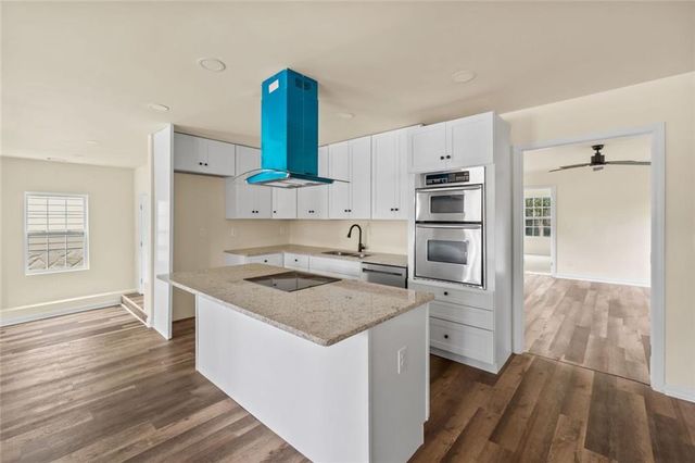 188 Oak SE Drive, Atlanta, GA 30354