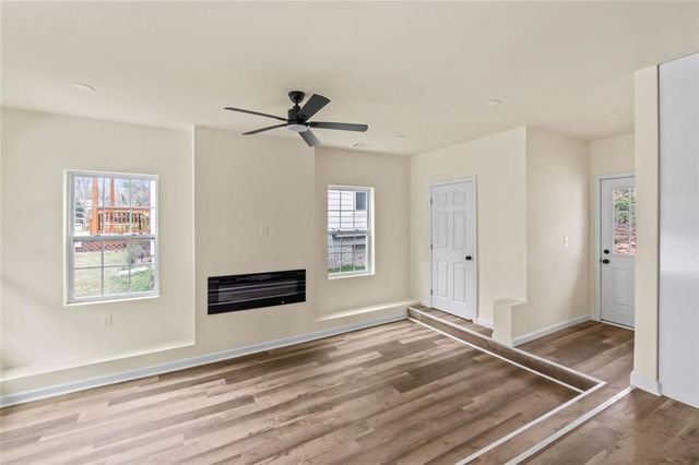 188 Oak SE Drive, Atlanta, GA 30354