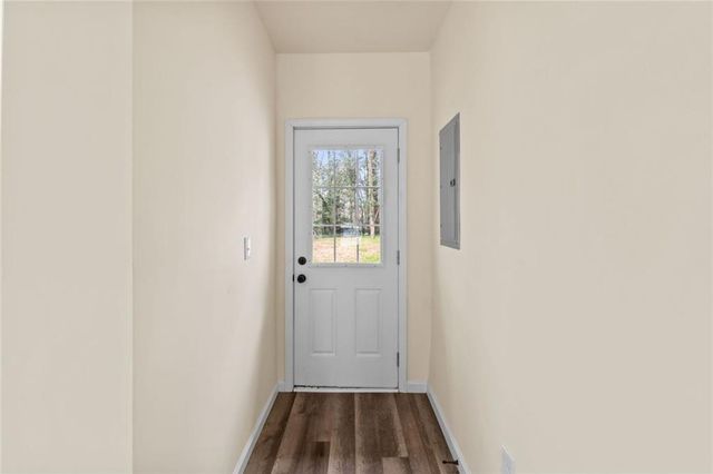 188 Oak SE Drive, Atlanta, GA 30354