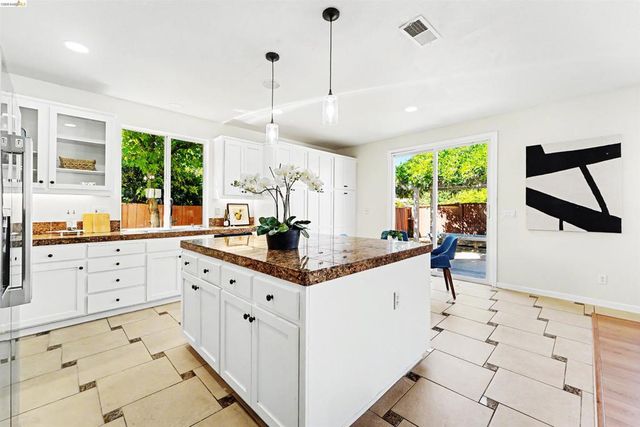 2401 Silveria Way, Antioch, CA 94531