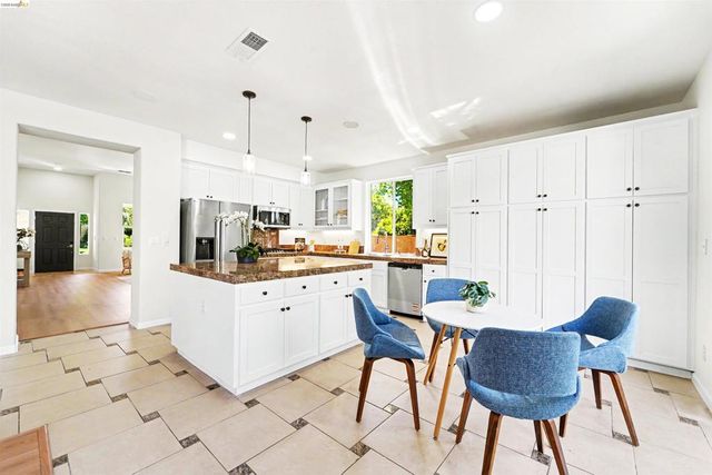 2401 Silveria Way, Antioch, CA 94531