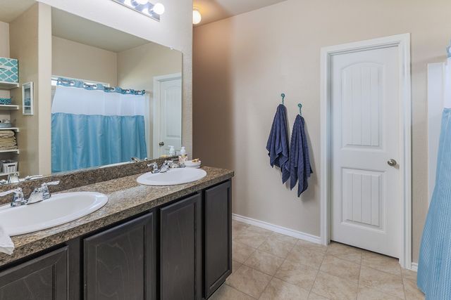 253 Meadowlands Drive, Ponder, TX 76259