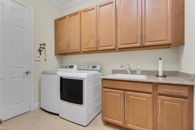 9142 Isla Bella CIR, Bonita Springs, FL 34135
