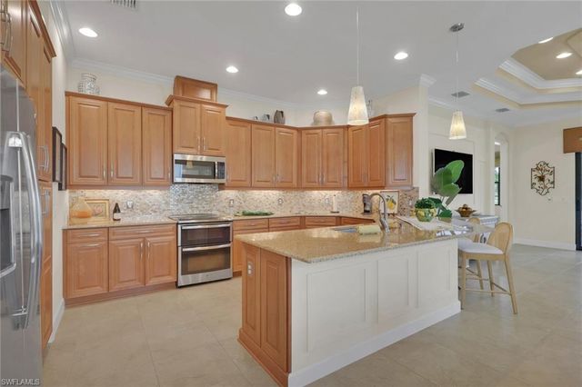 9142 Isla Bella CIR, Bonita Springs, FL 34135
