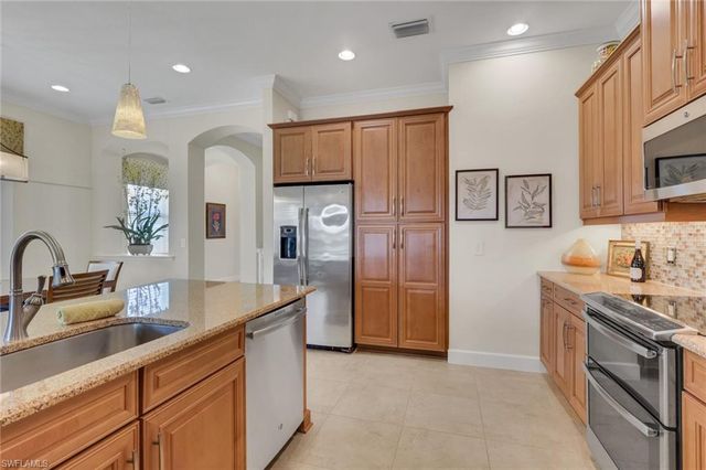 9142 Isla Bella CIR, Bonita Springs, FL 34135