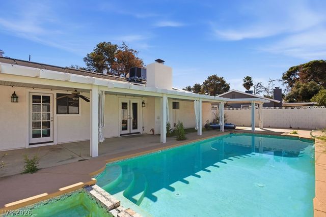 4561 Paseo El Rio Drive, Las Vegas, NV 89121