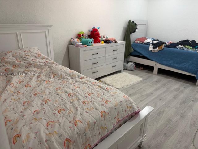 660 SW 30th Ter, Fort Lauderdale, FL 33312