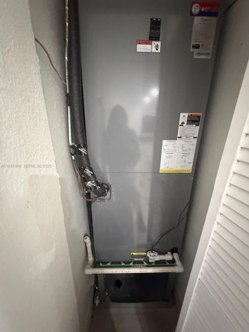 660 SW 30th Ter, Fort Lauderdale, FL 33312