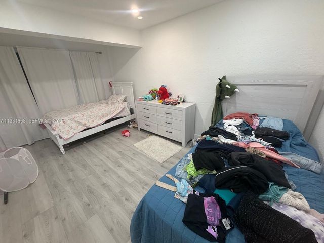 660 SW 30th Ter, Fort Lauderdale, FL 33312