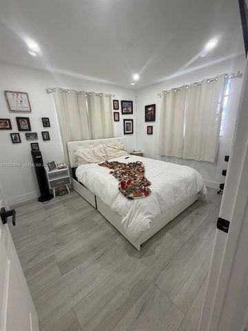 660 SW 30th Ter, Fort Lauderdale, FL 33312