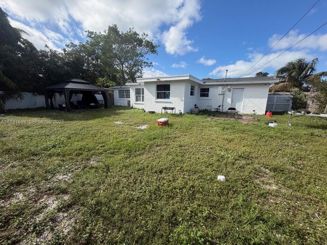 660 SW 30th Ter, Fort Lauderdale, FL 33312