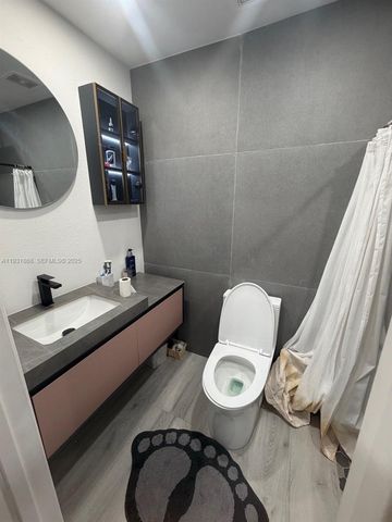 660 SW 30th Ter, Fort Lauderdale, FL 33312