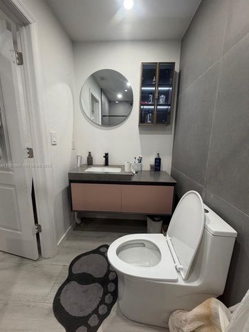 660 SW 30th Ter, Fort Lauderdale, FL 33312