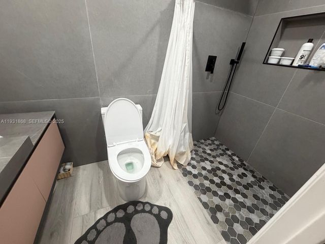 660 SW 30th Ter, Fort Lauderdale, FL 33312