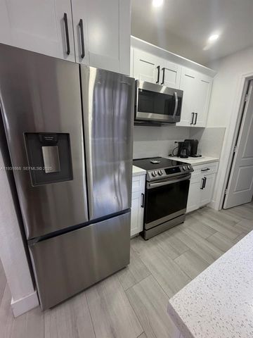 660 SW 30th Ter, Fort Lauderdale, FL 33312