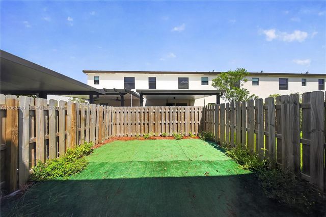 23450 SW 127th Pl, Homestead, FL 33032