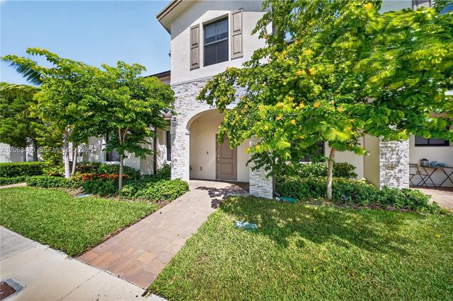 23450 SW 127th Pl, Homestead, FL 33032