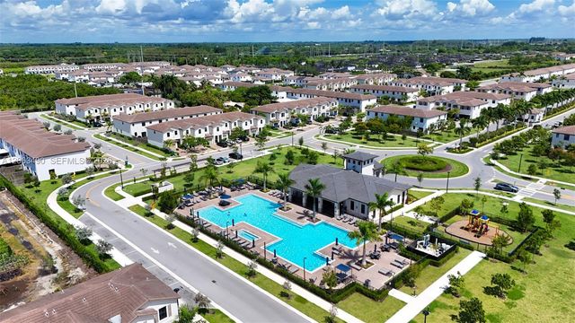 23450 SW 127th Pl, Homestead, FL 33032