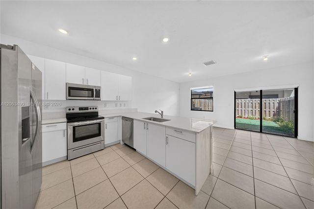 23450 SW 127th Pl, Homestead, FL 33032
