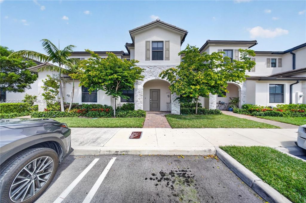 23450 SW 127th Pl, Homestead, FL 33032