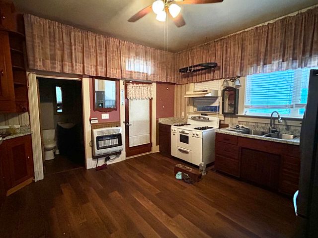 418 Front Street, Vanceburg, KY 41179