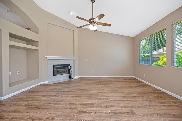 3786 Glacier Park Way, Elk Grove, CA 95758