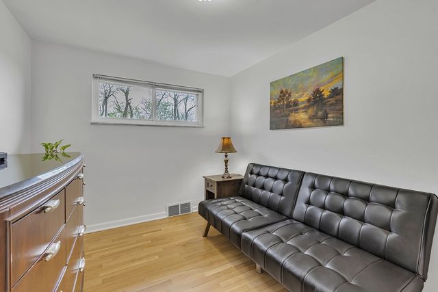 1280 S Walnut St, Monaca, PA 15061