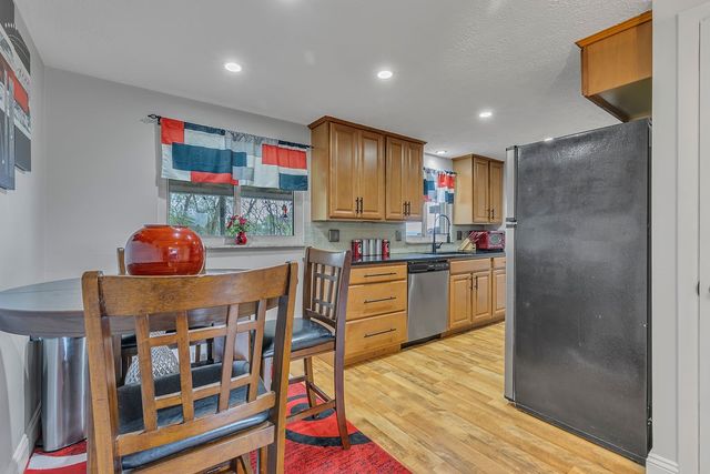 1280 S Walnut St, Monaca, PA 15061
