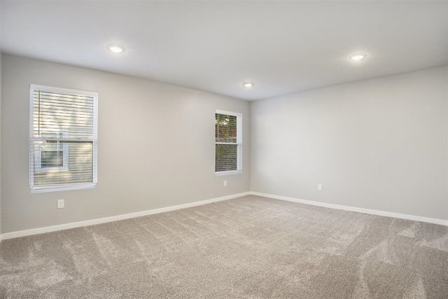 17545 Beechwood Lane, Spring Lake, MI 49456