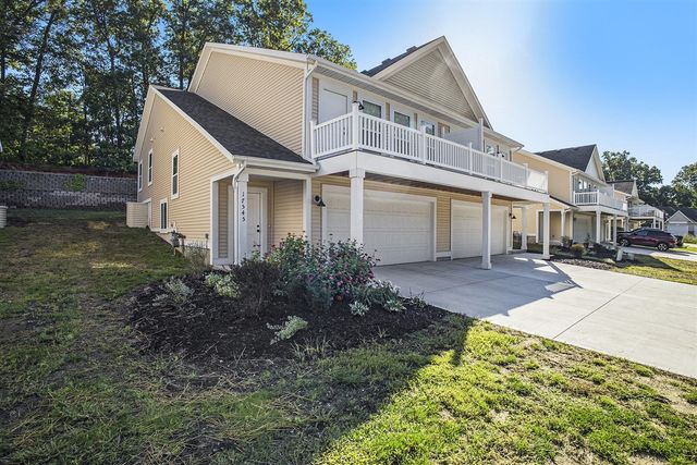 17545 Beechwood Lane, Spring Lake, MI 49456