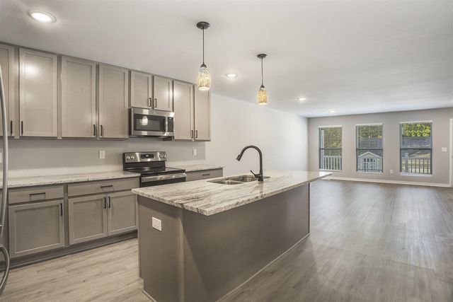 17545 Beechwood Lane, Spring Lake, MI 49456