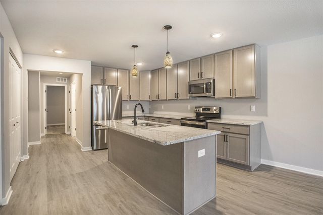 17545 Beechwood Lane, Spring Lake, MI 49456