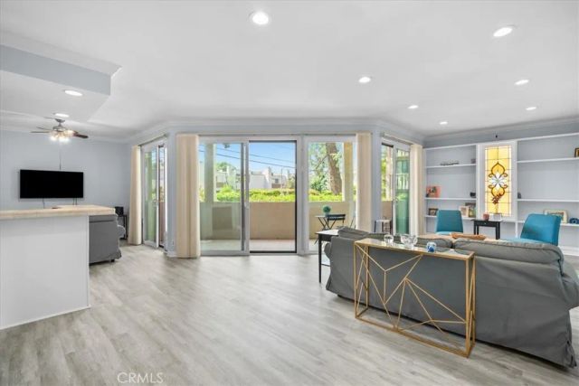 5216 Yarmouth Avenue 106, Encino, CA 91316