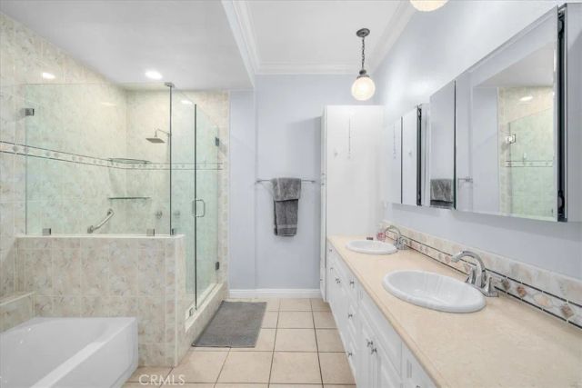 5216 Yarmouth Avenue 106, Encino, CA 91316