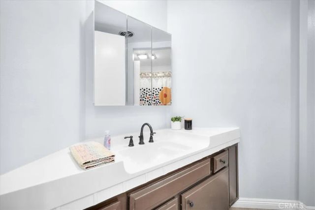 5216 Yarmouth Avenue 106, Encino, CA 91316