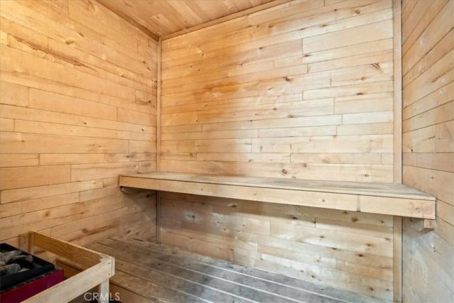 5216 Yarmouth Avenue 106, Encino, CA 91316