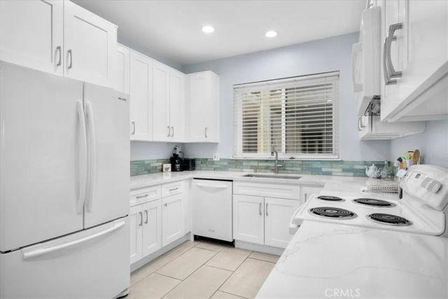 5216 Yarmouth Avenue 106, Encino, CA 91316