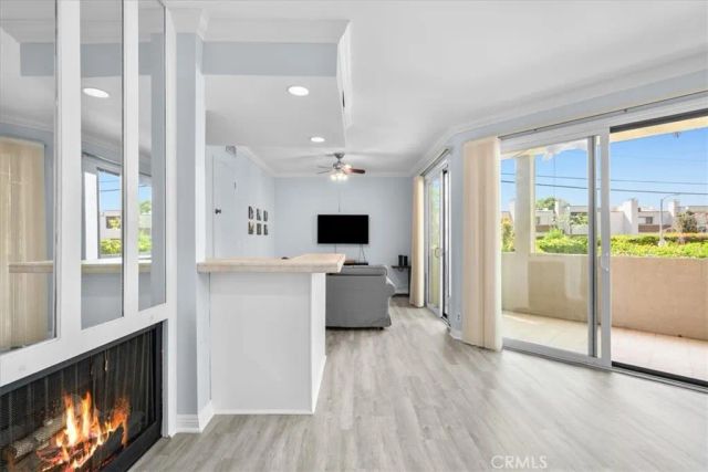 5216 Yarmouth Avenue 106, Encino, CA 91316