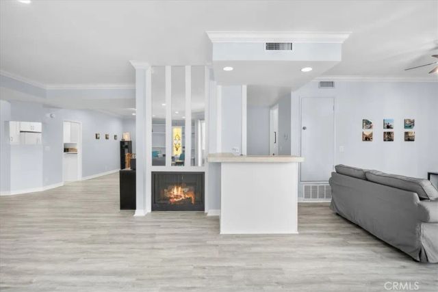 5216 Yarmouth Avenue 106, Encino, CA 91316