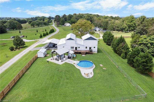 106 Grants Home Trail, Ararat, NC 27007