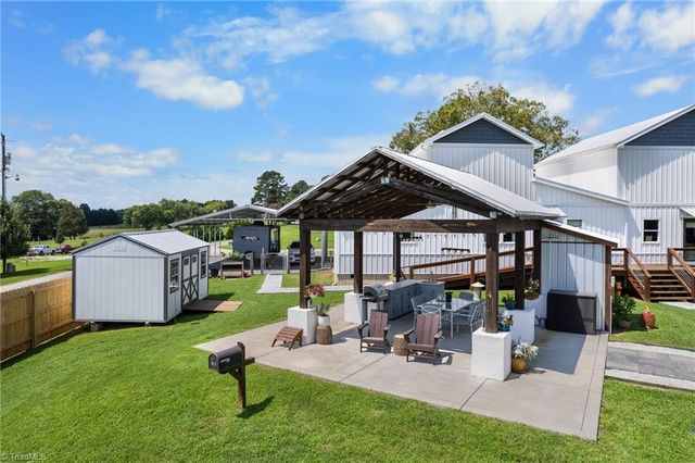 106 Grants Home Trail, Ararat, NC 27007