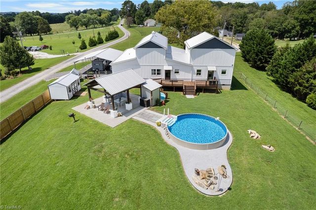 106 Grants Home Trail, Ararat, NC 27007