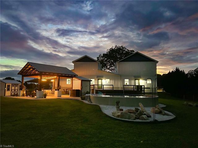 106 Grants Home Trail, Ararat, NC 27007