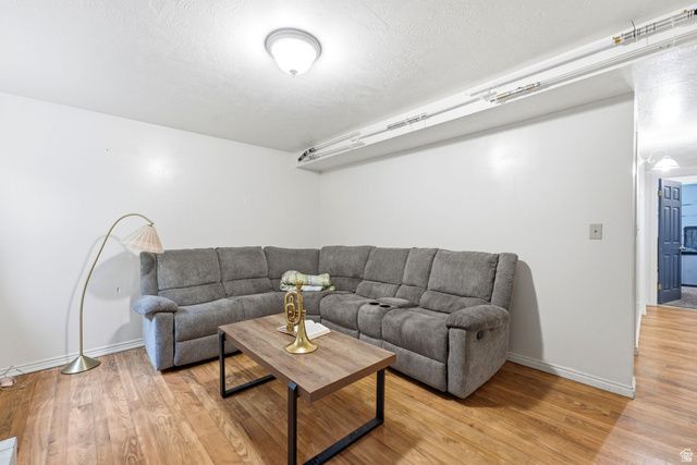 5049 S SCARSDALE CT, Taylorsville, UT 84129