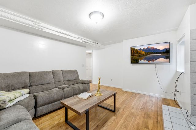 5049 S SCARSDALE CT, Taylorsville, UT 84129